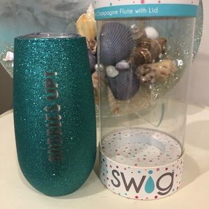 SWIG champagne flute with lid. BUBBLES UP!